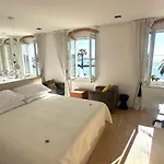 里瓦豪华套房酒店 公寓 *