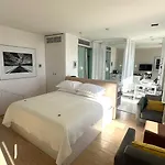 里瓦豪华套房酒店 公寓 *