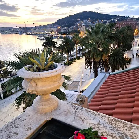 Riva Luxury Сплит