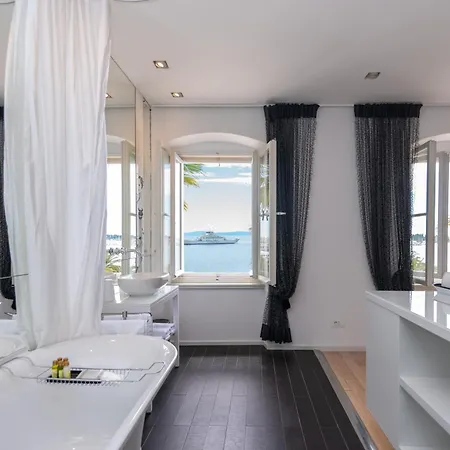 Riva Luxury * ספליט