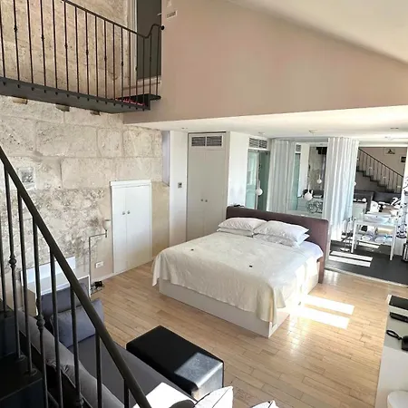 Apartment Riva Luxury Split