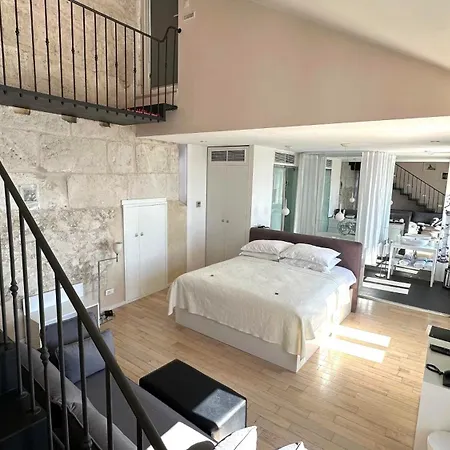 Apartment Riva Luxury Split