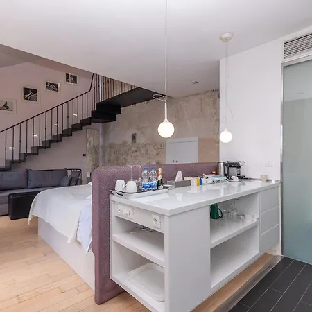 리바 럭셔리 스위트 *