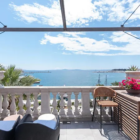 Riva Luxury Apartment *