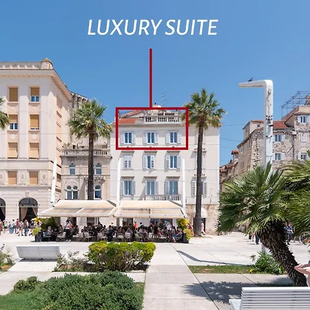 Apartment Riva Luxury Split