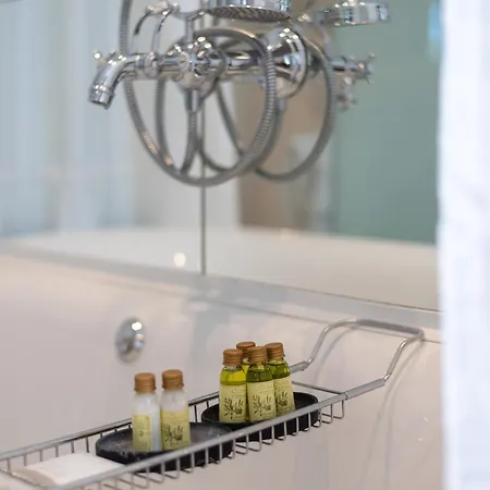 리바 럭셔리 스위트 아파트 *