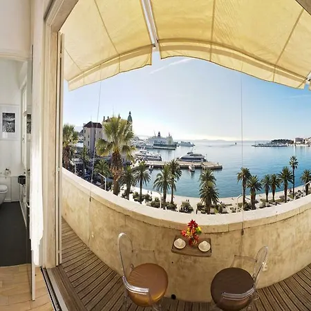 Riva Luxury Apartment