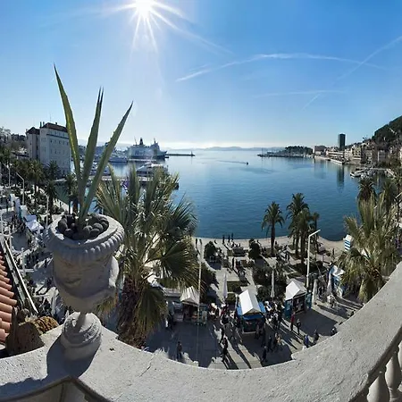 Riva Luxury *