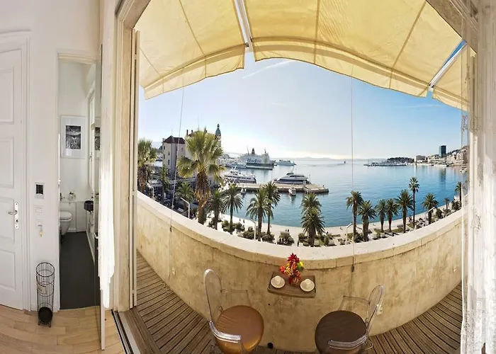 Riva Luxury Апартаменти